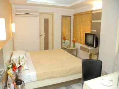Kumar Grand Casa Hotel Агра Екстериор снимка